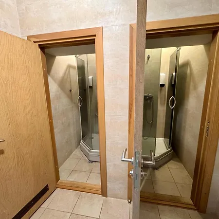 Sajutu Parka Atputas Komplekss Hostel